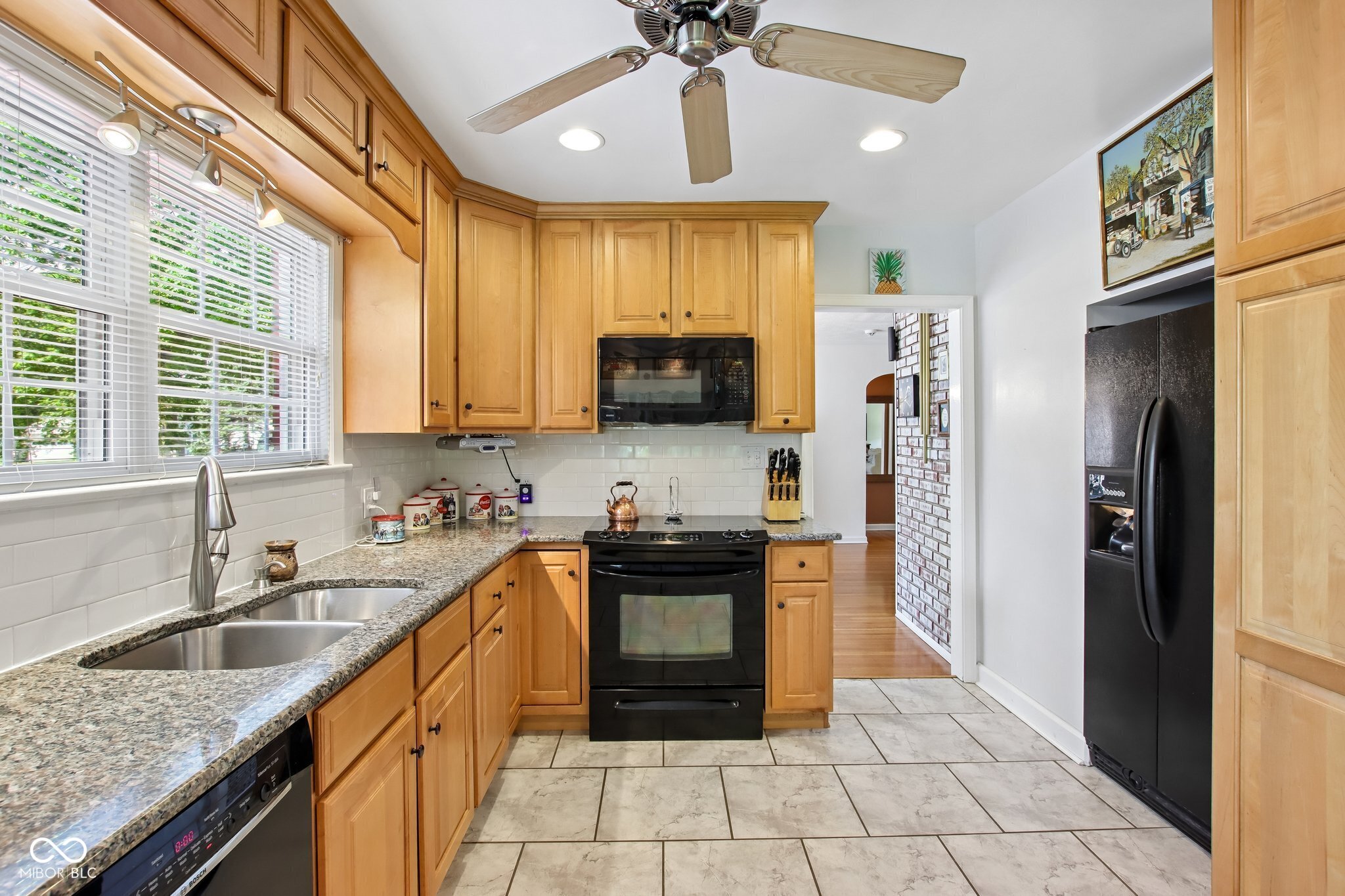 8103 East 10th Street Indianapolis, IN 46219 - Photo 11 of 31