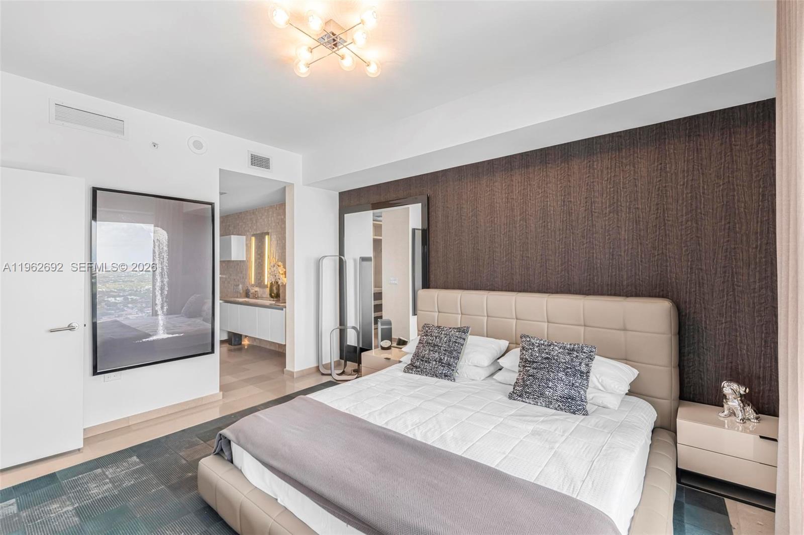 88 Southwest 7th Street, Unit 3806 Miami, FL 33130 - Photo 8 of 24