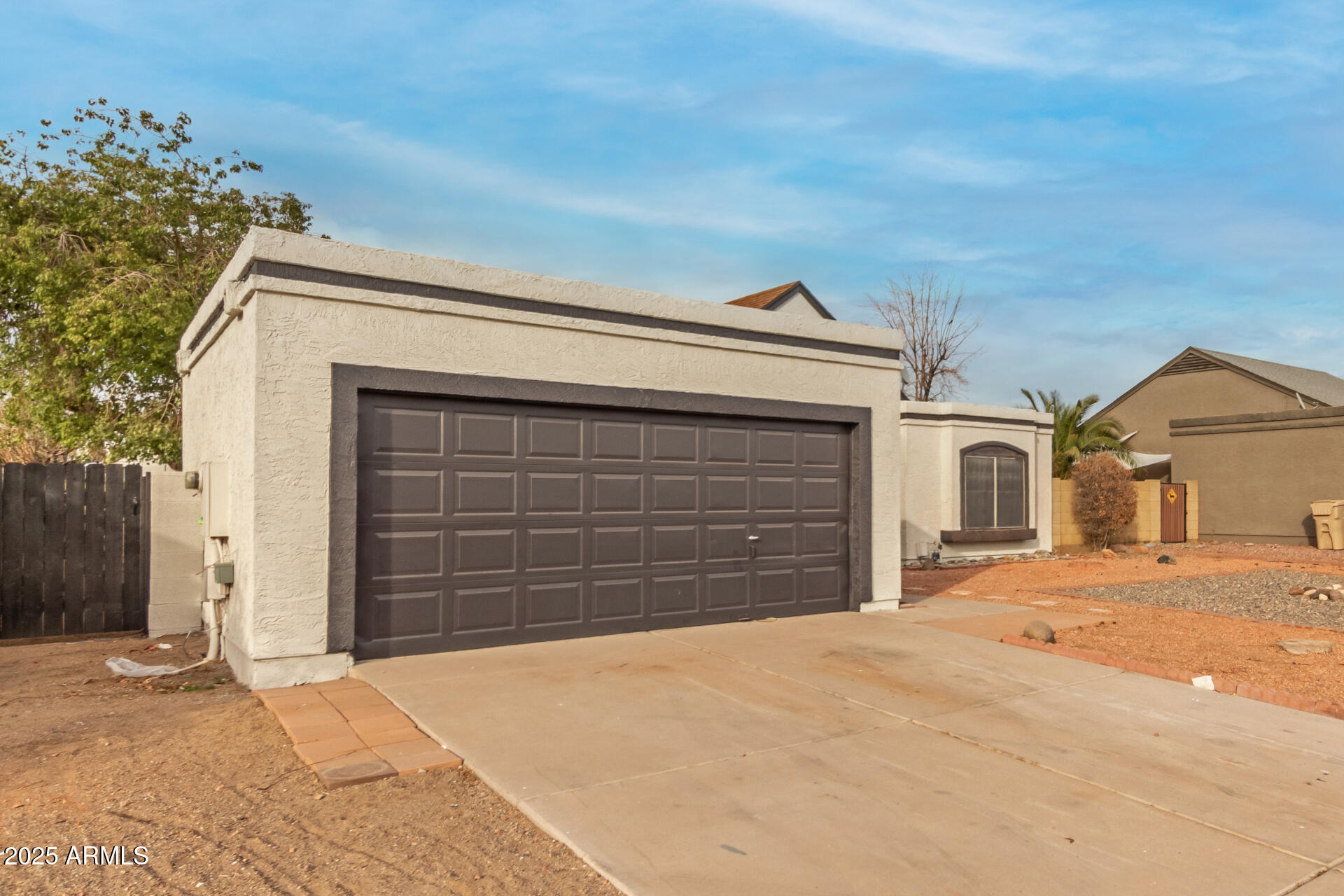 5934 West Hearn Road Glendale, AZ 85306 - Photo 2 of 18 06 Hearn