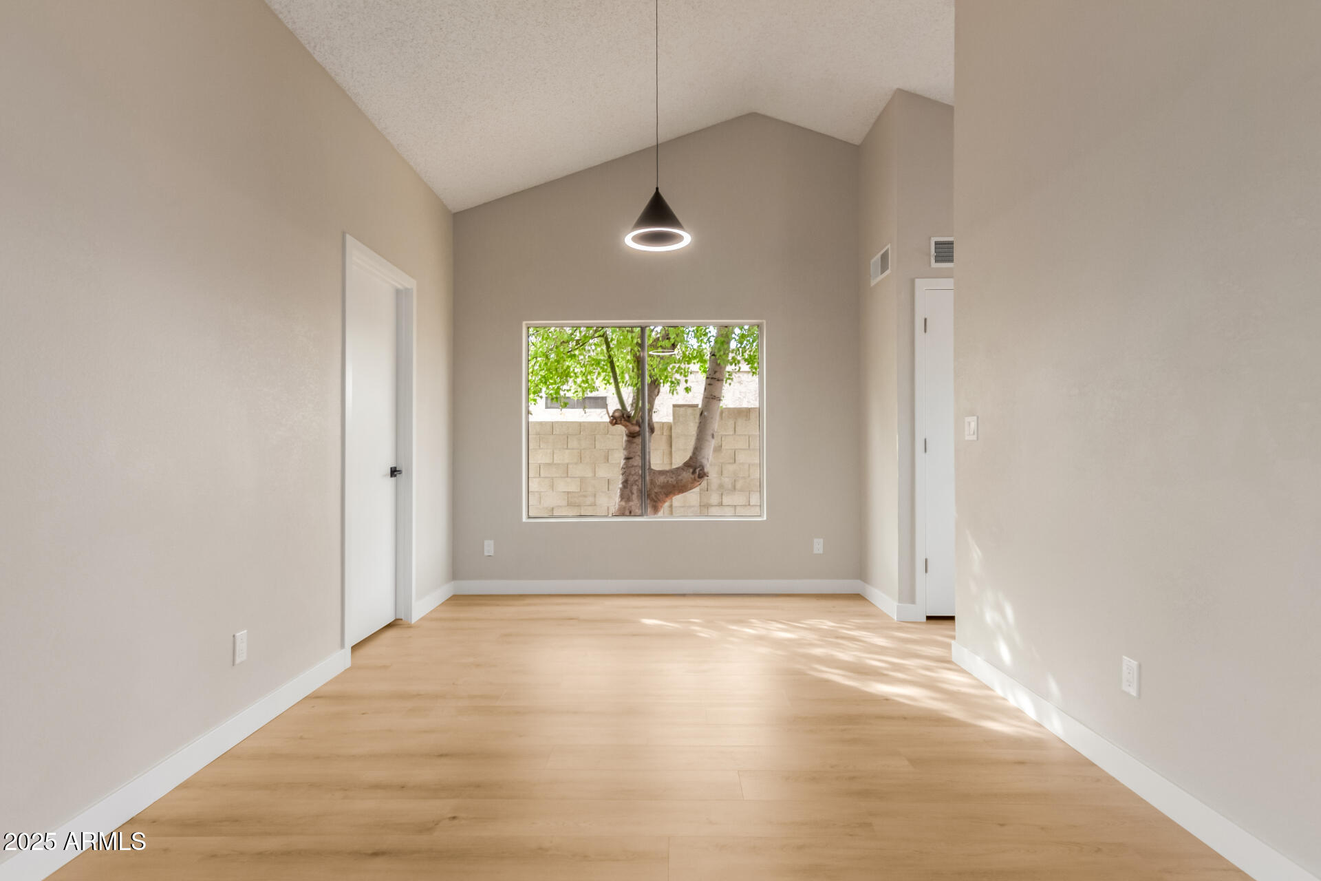 5934 West Hearn Road Glendale, AZ 85306 - Photo 6 of 18 10 Hearn