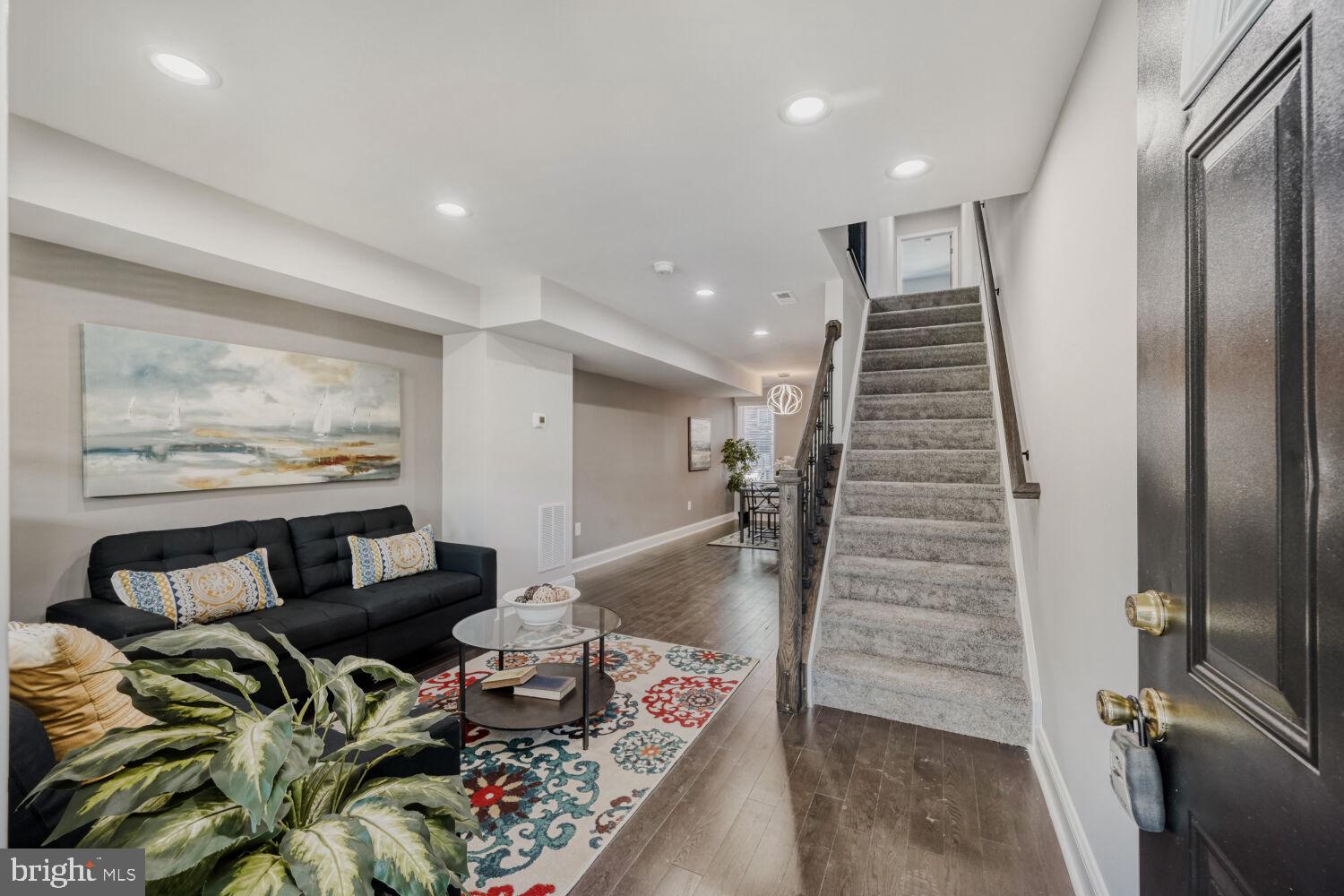 4003 Woodridge Road Baltimore, MD 21229 - Photo 5 of 22 Gallery Image 5