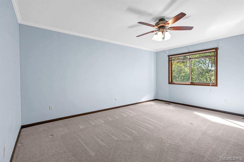 2455 Munster Road Rochester Hills, MI 48309 - Photo 23 of 36