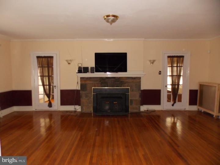 7012 Llanfair Road Upper Darby, PA 19082 - Photo 4 of 25