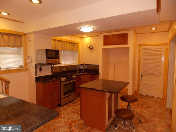 7012 Llanfair Road Upper Darby, PA 19082 - Photo 10 of 25