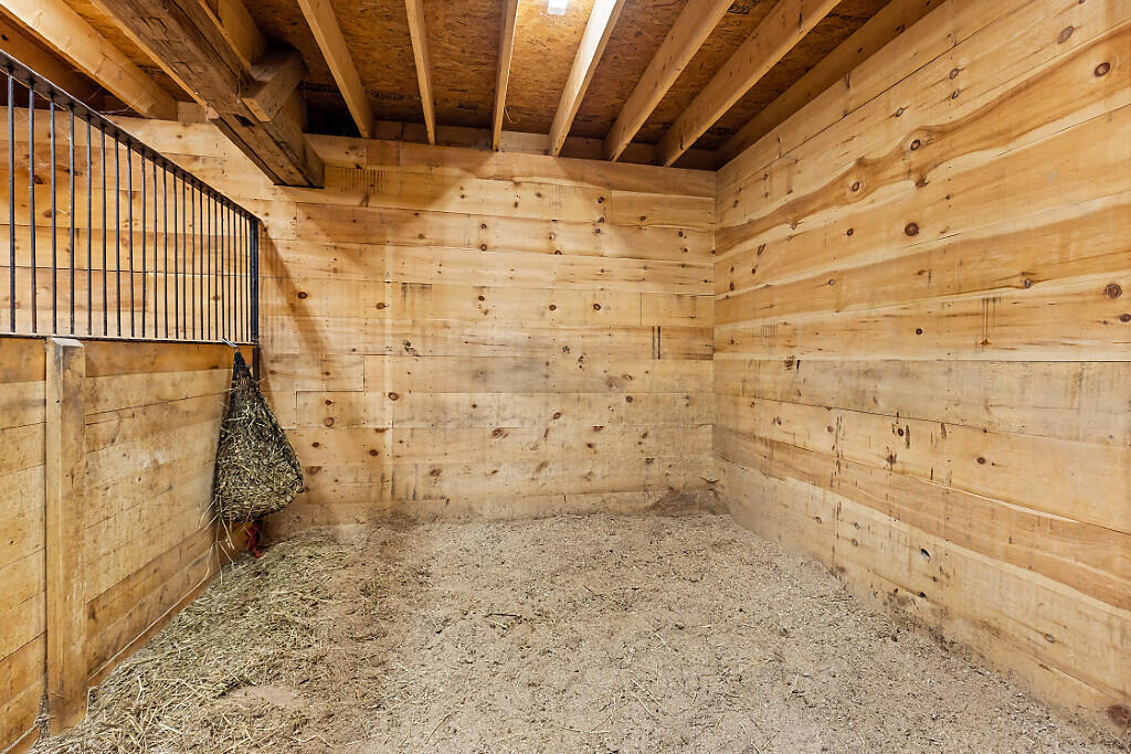 135 Crockett Road Dexter, ME 04930 - Photo 51 of 113 63_BP5A0327_DxO_mls