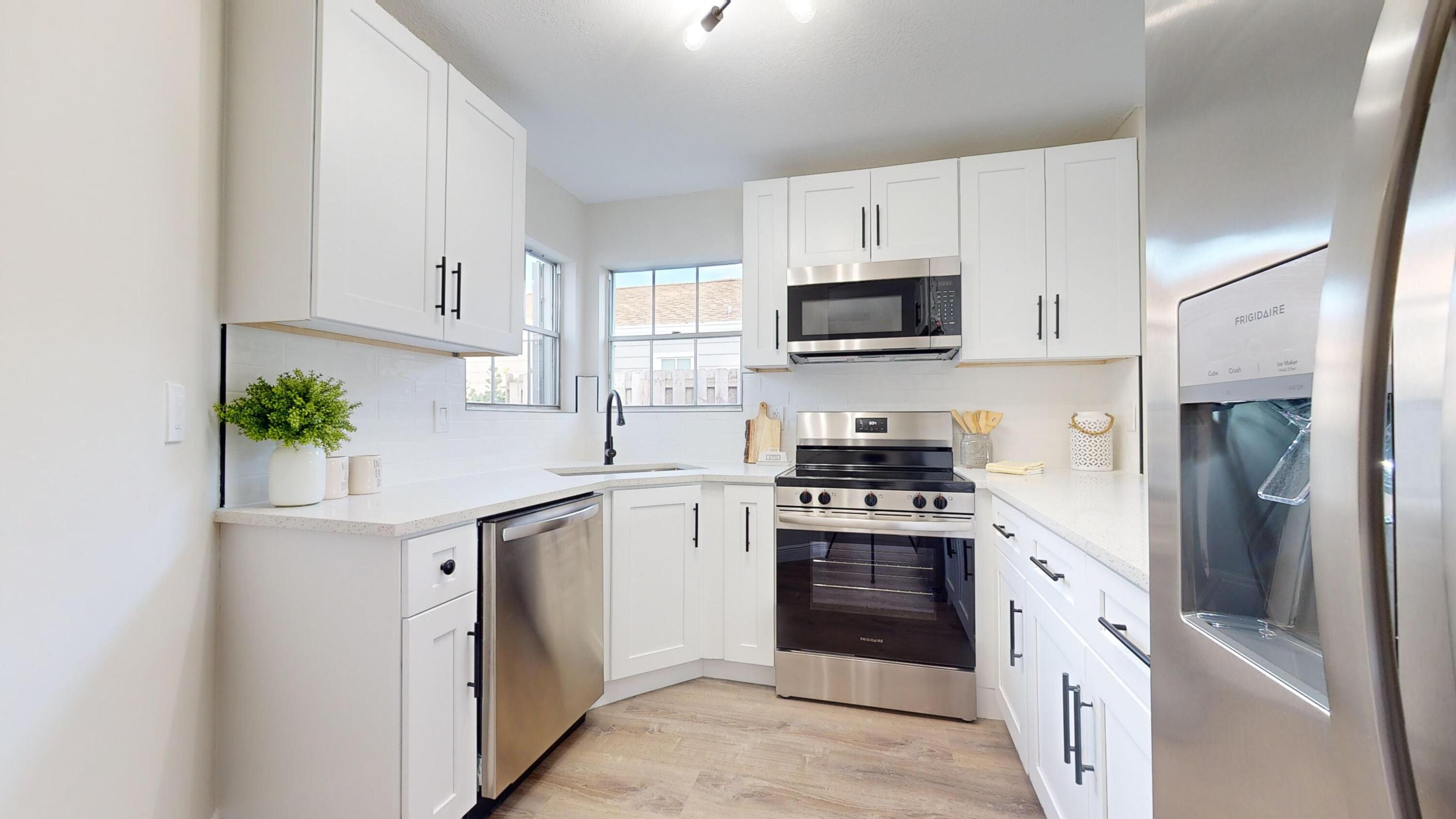 5740 Rambler Rose Way West Palm Beach, FL 33415 - Photo 4 of 25 Kitchen
