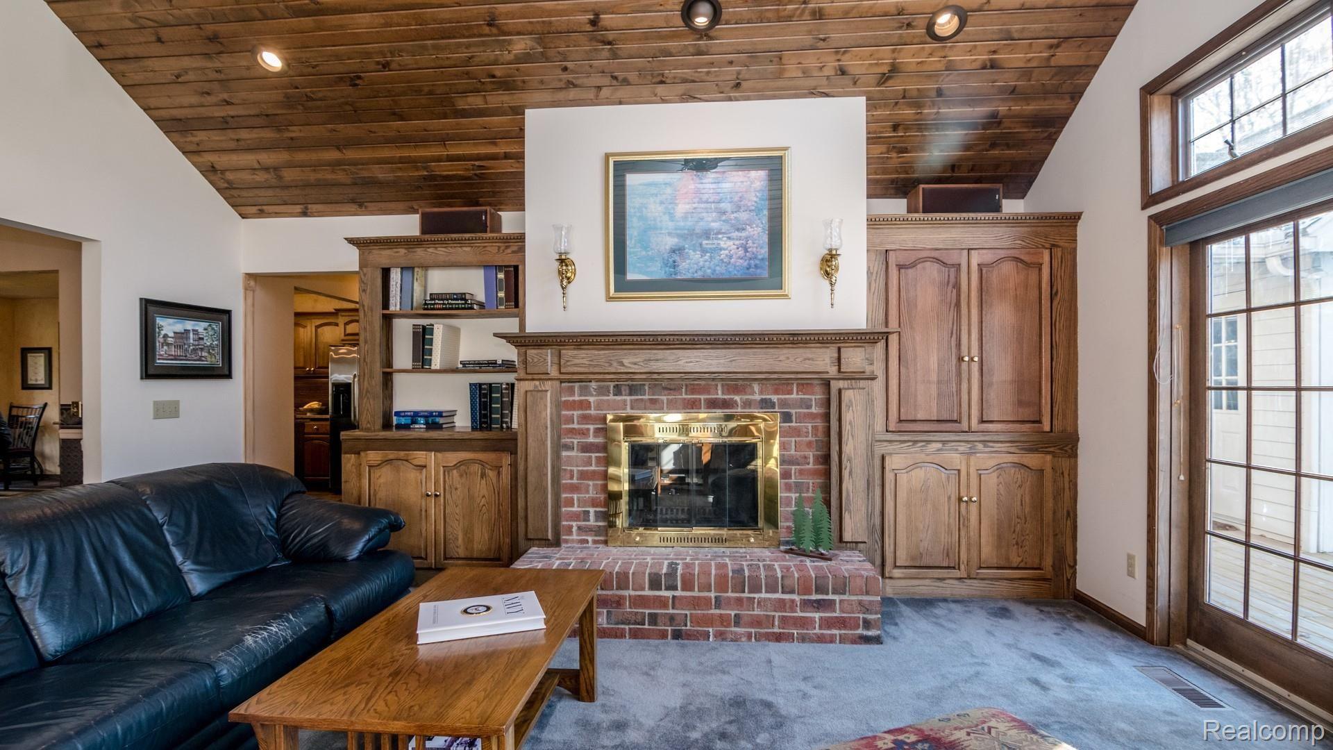 7231 Toma Road Dexter, MI 48130 - Photo 11 of 44 GreatRoomFireplace.jpg