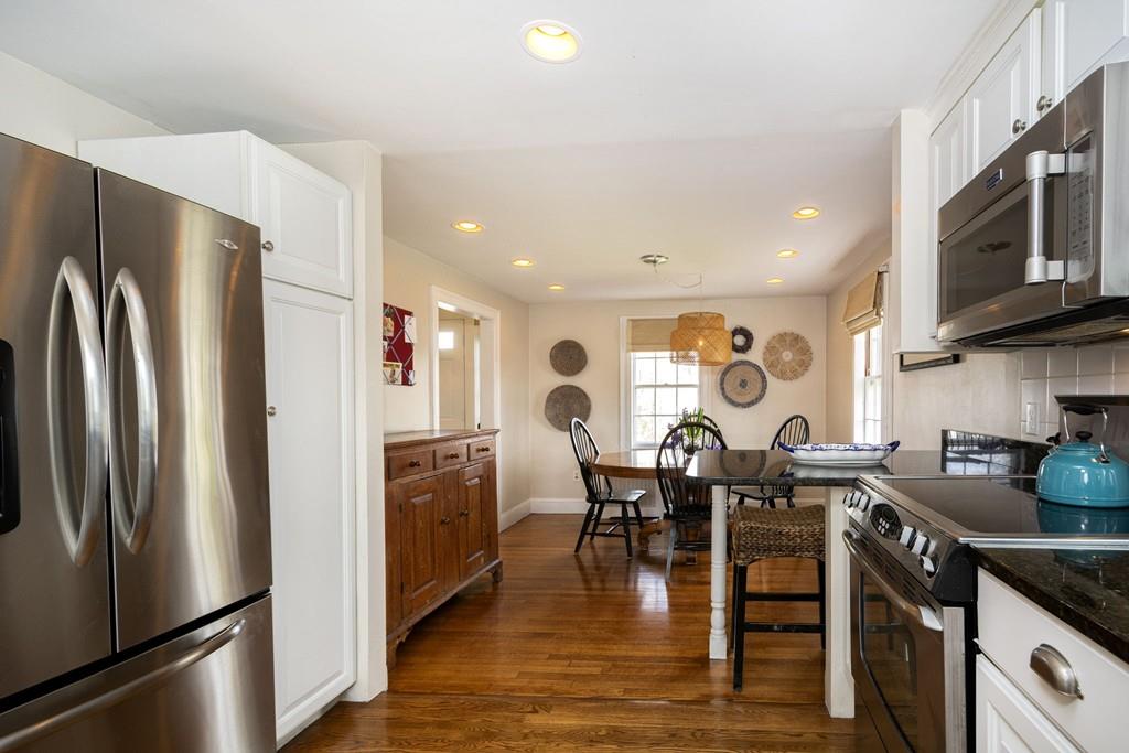 11 Ship Street Hingham, MA 02043 - Photo 16 of 39