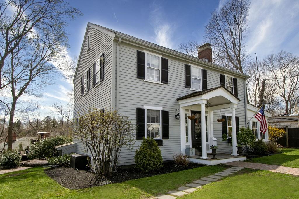 11 Ship Street Hingham, MA 02043 - Photo 3 of 39