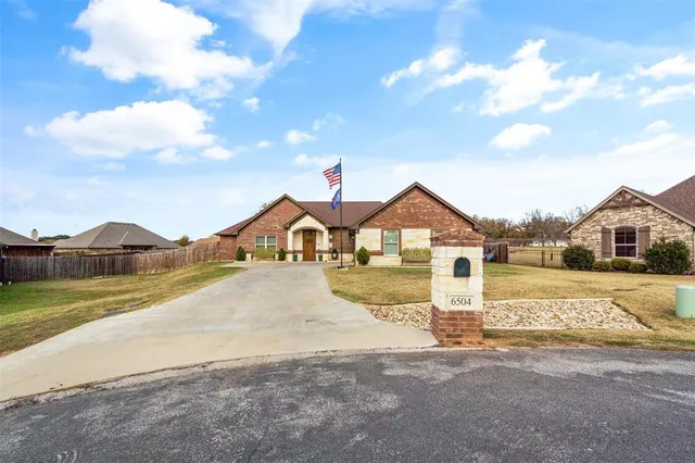 $2,800 | 6504 Arcola Court, Granbury, TX 76049