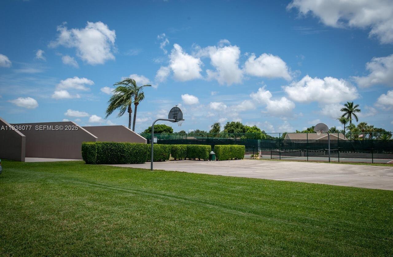 9569 Boca Gardens Parkway, Unit B Boca Raton, FL 33496 - Photo 29 of 40 a view of a backyard