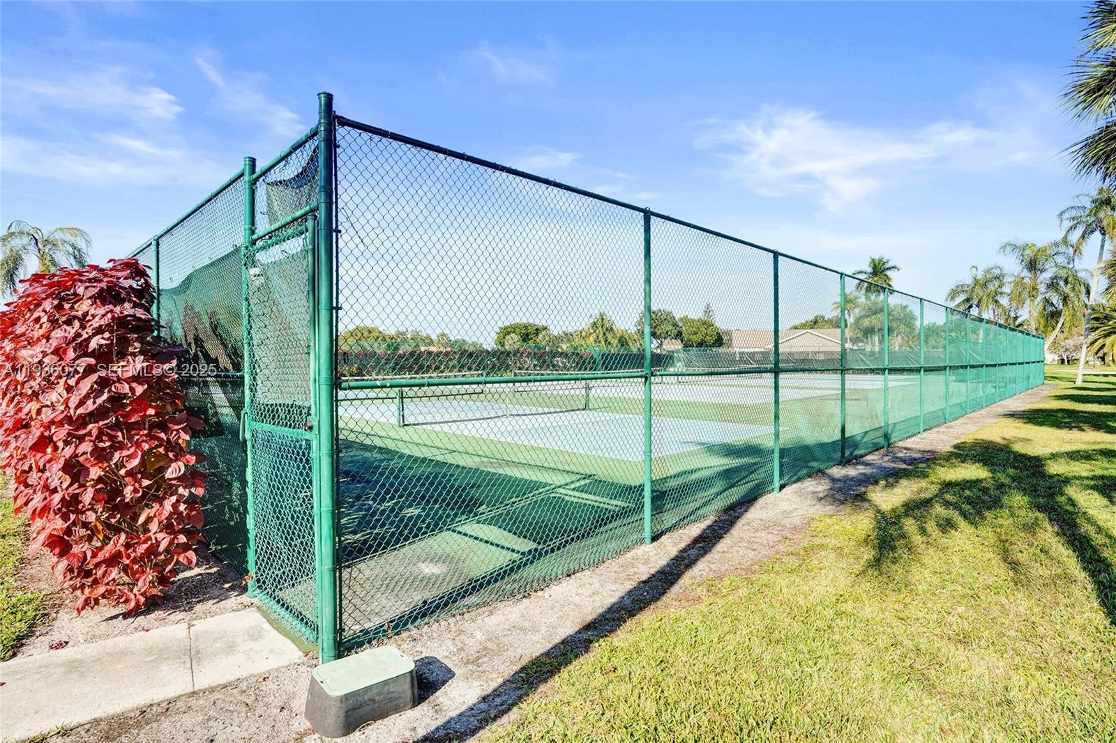 9569 Boca Gardens Parkway, Unit B Boca Raton, FL 33496 - Photo 31 of 40 a view of a garden