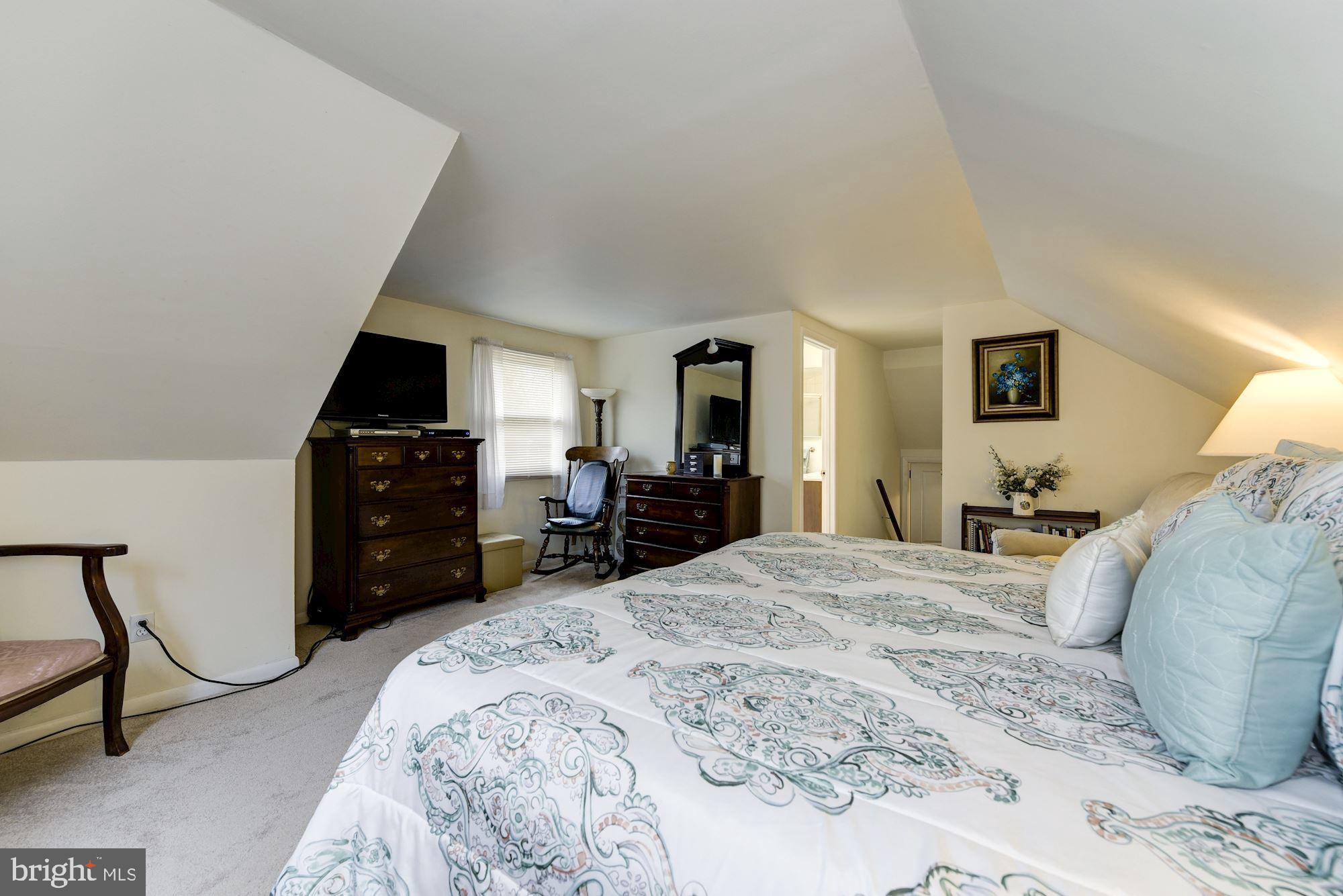 324 Farmdale Road Moorestown, NJ 08057 - Photo 20 of 35 Master Bedroom with walk-in closet