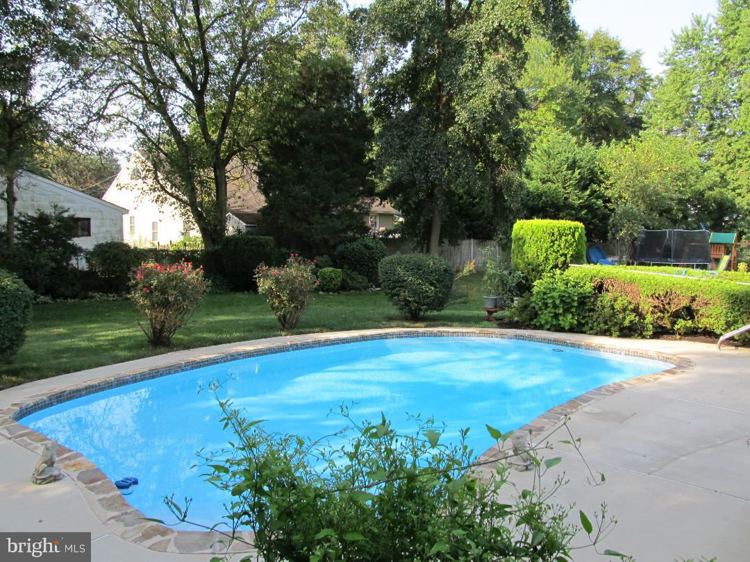 324 Farmdale Road Moorestown, NJ 08057 - Photo 28 of 35 Cannonball!!!