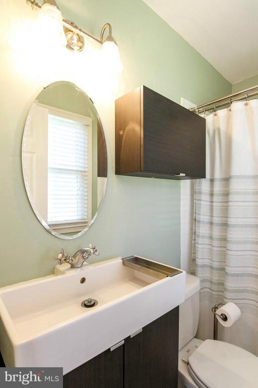 9810 Botsford Road Manassas, VA 20109 - Photo 14 of 30 Bath (Master)