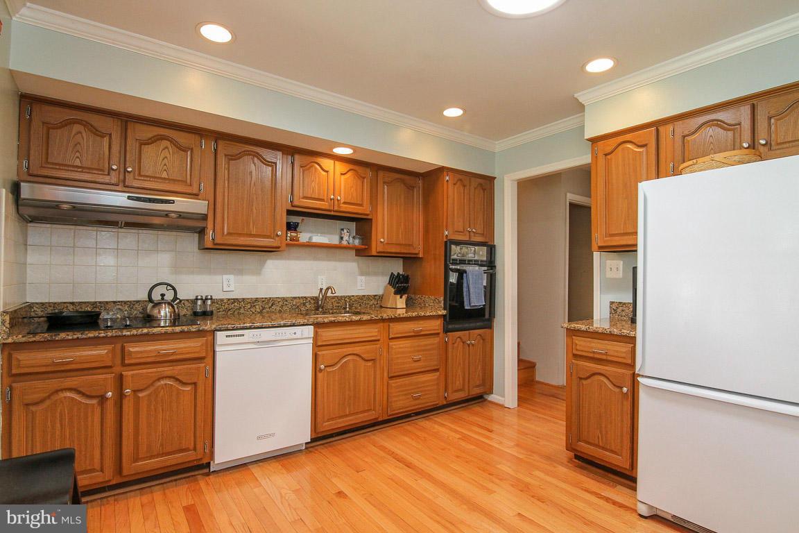 9810 Botsford Road Manassas, VA 20109 - Photo 6 of 30 Kitchen