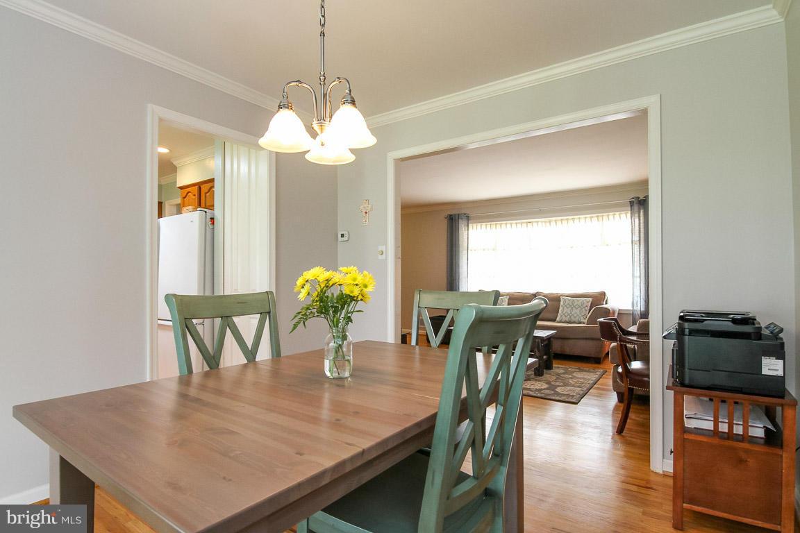 9810 Botsford Road Manassas, VA 20109 - Photo 9 of 30 Dining Room