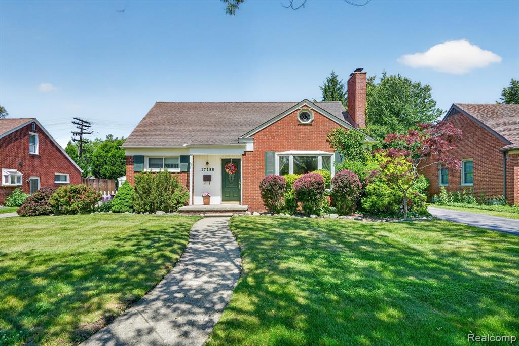 17386 Beverly Road Beverly Hills, MI 48025 - Photo 3 of 28