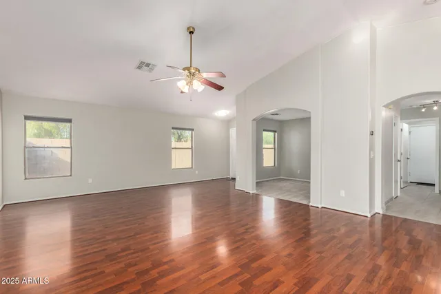 a view of a windows in a room