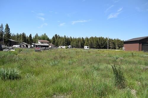 16984 Elsinore Road Bend, OR 97707 - Photo 3 of 4 front 3