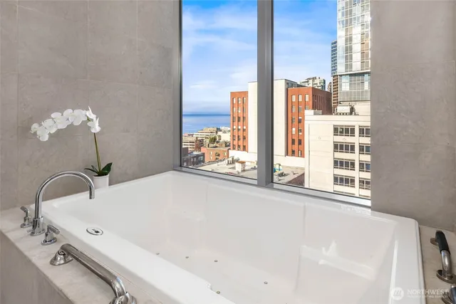 $2,600,000 | 1521 2nd Avenue, Unit 1400, Seattle, WA 98101