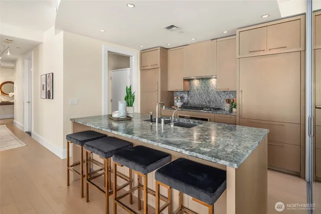 $2,600,000 | 1521 2nd Avenue, Unit 1400, Seattle, WA 98101