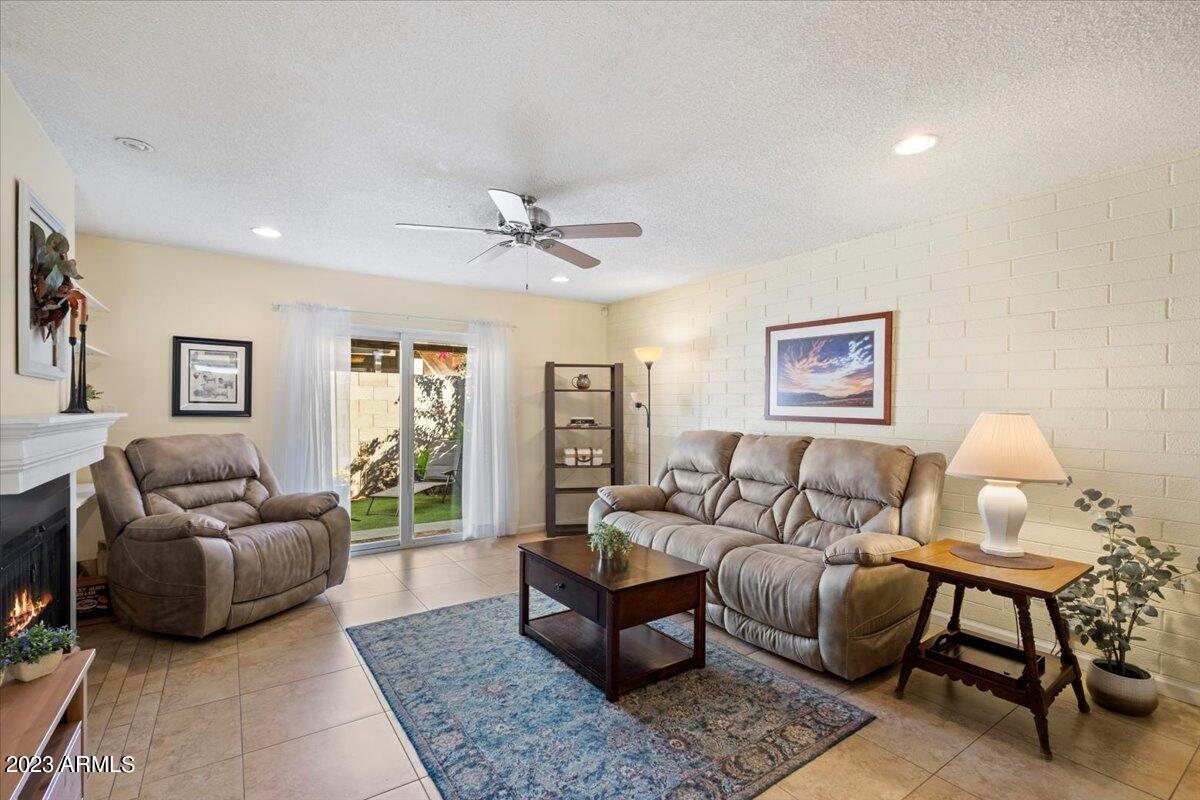 1450 East Bethany Home Road, Unit 28 Phoenix, AZ 85014 - Photo 15 of 20 08-Living Room