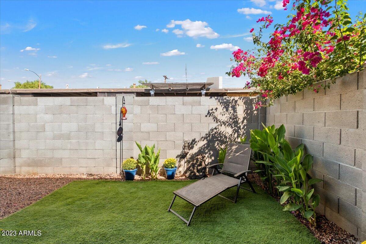 1450 East Bethany Home Road, Unit 28 Phoenix, AZ 85014 - Photo 20 of 20 19-Backyard