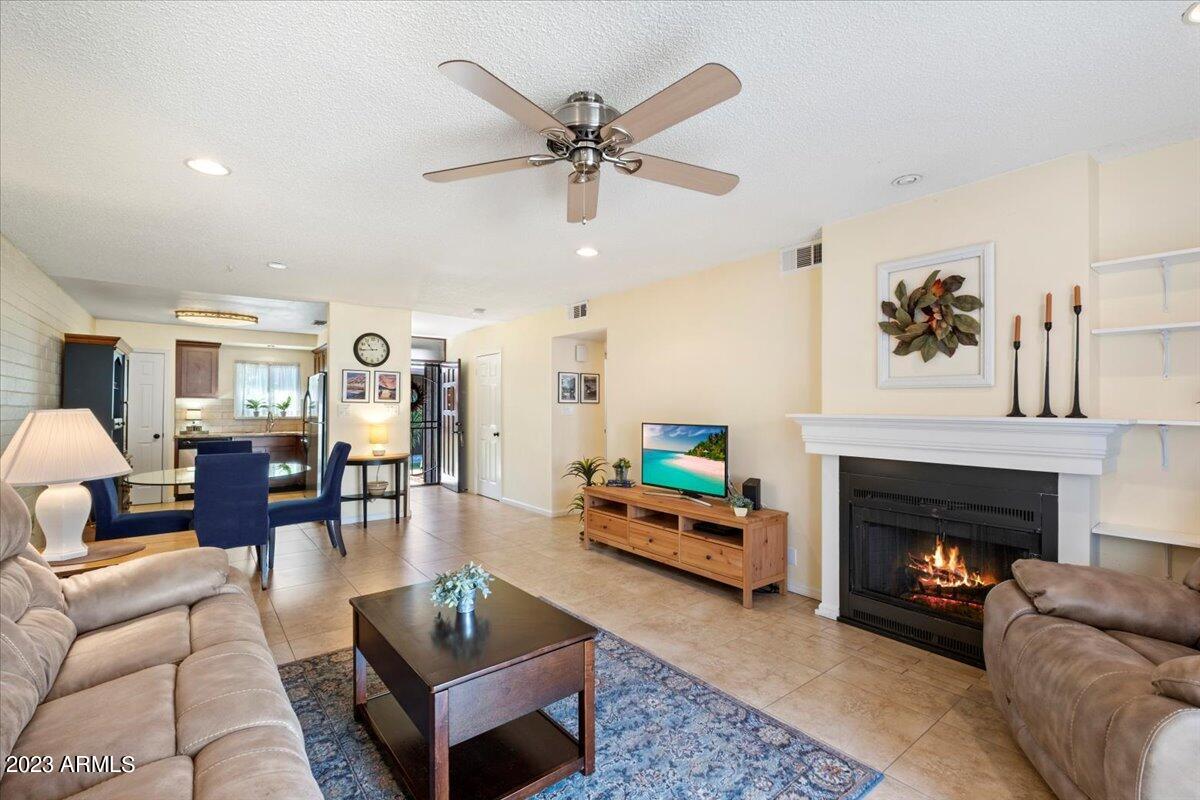 09-Living Room