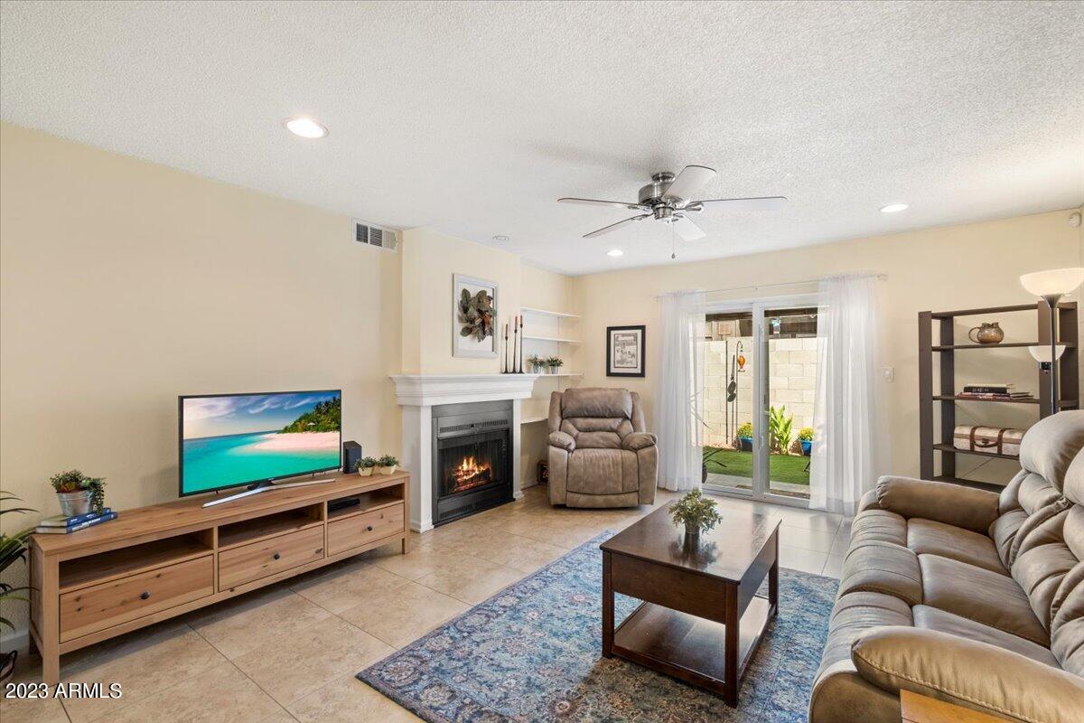 1450 East Bethany Home Road, Unit 28 Phoenix, AZ 85014 - Photo 9 of 20 10-Living Room