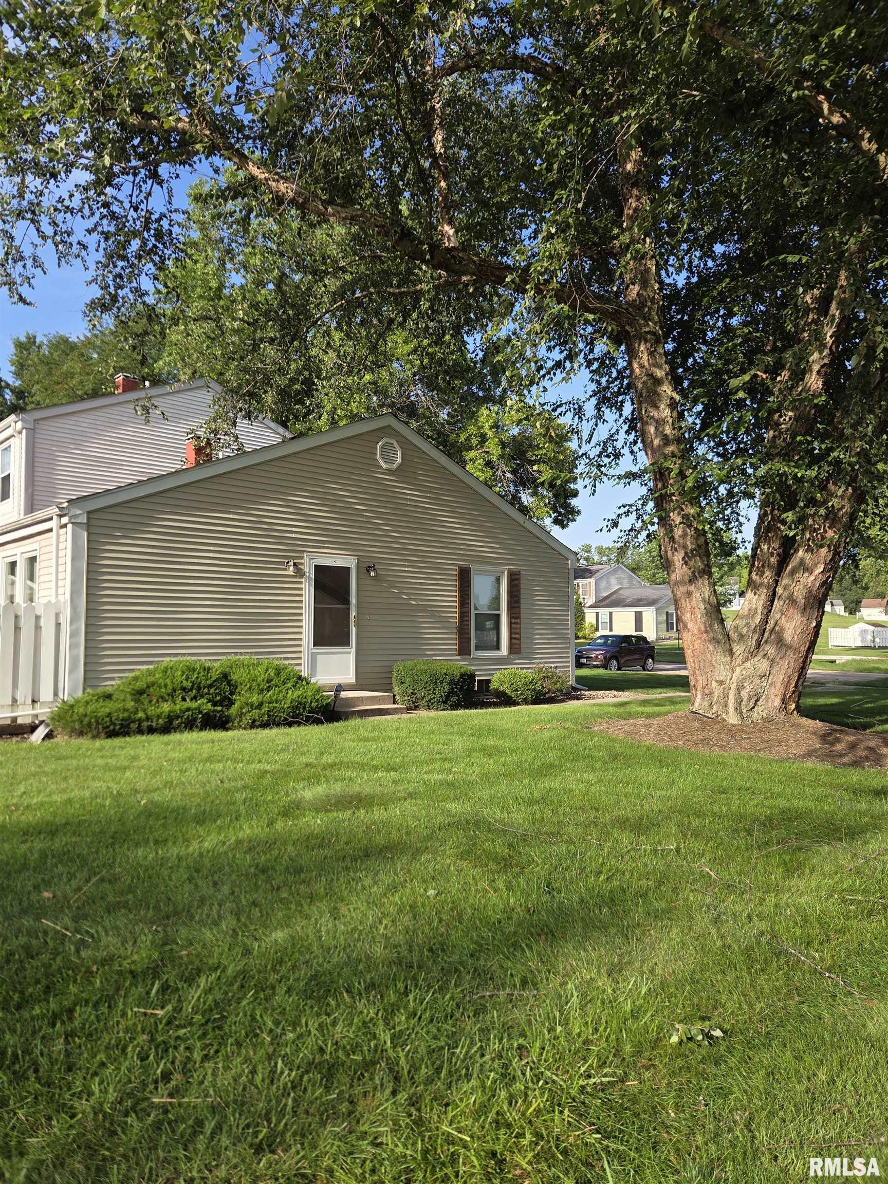 15 South Yorktown Road Macomb, IL 61455 - Photo 2 of 30 Gallery Image 2