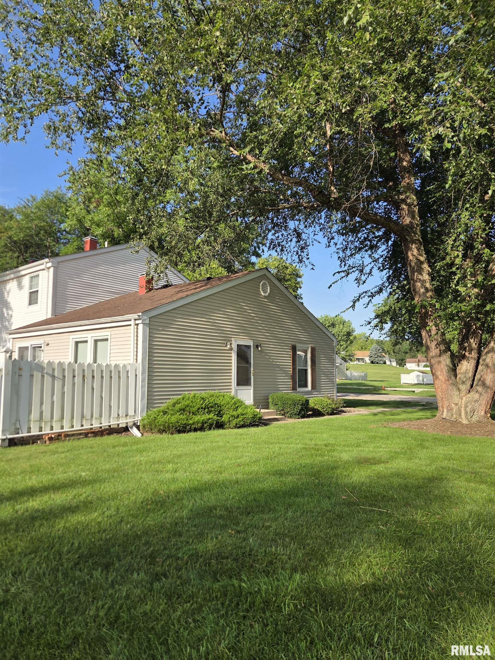 15 South Yorktown Road Macomb, IL 61455 - Photo 3 of 30 Gallery Image 3
