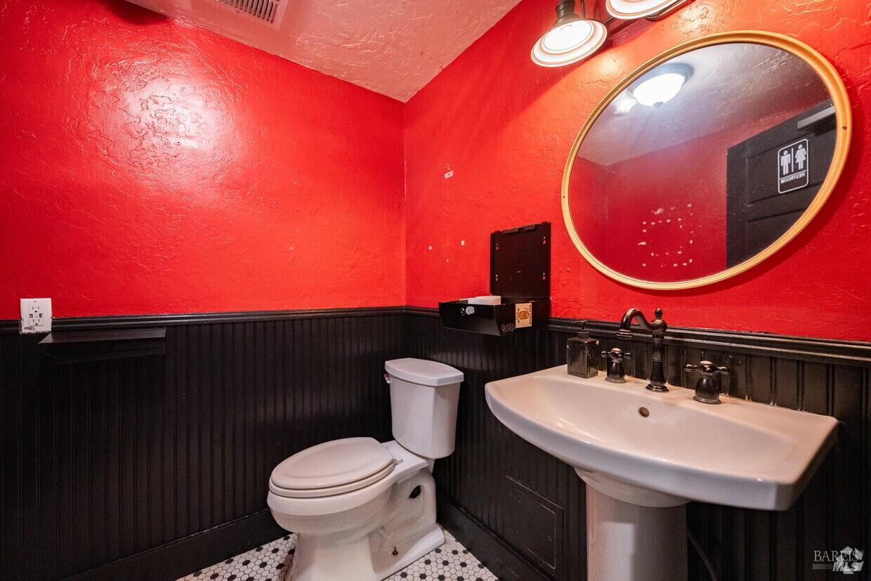 6957 Sebastopol Avenue Sebastopol, CA 95472 - Photo 14 of 18