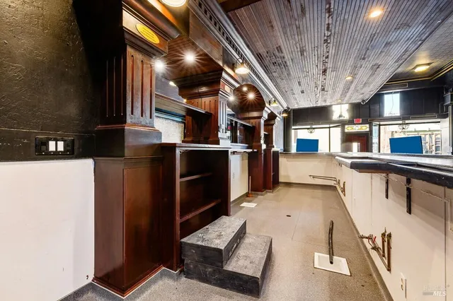 $850,000 | 6957 Sebastopol Avenue, Sebastopol, CA 95472