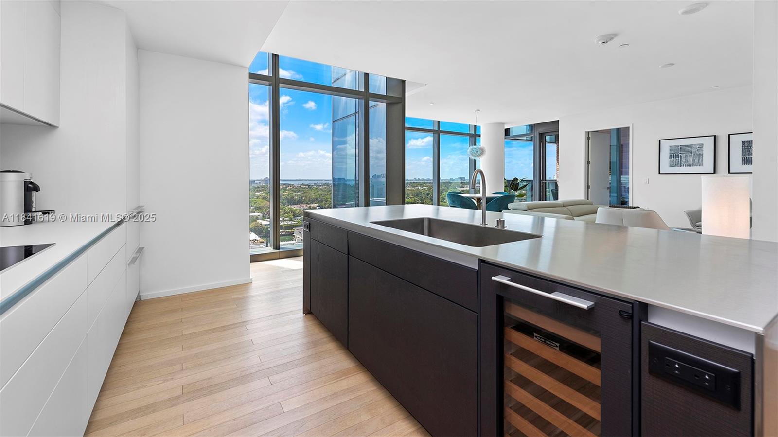 2901 Collins Avenue, Unit 1403 Miami Beach, FL 33140 - Photo 10 of 23