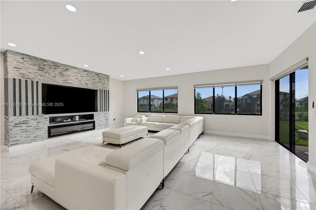 4761 Sophia Dr Avenue, Unit 1 Immokalee, FL 34142 - Photo 15 of 40