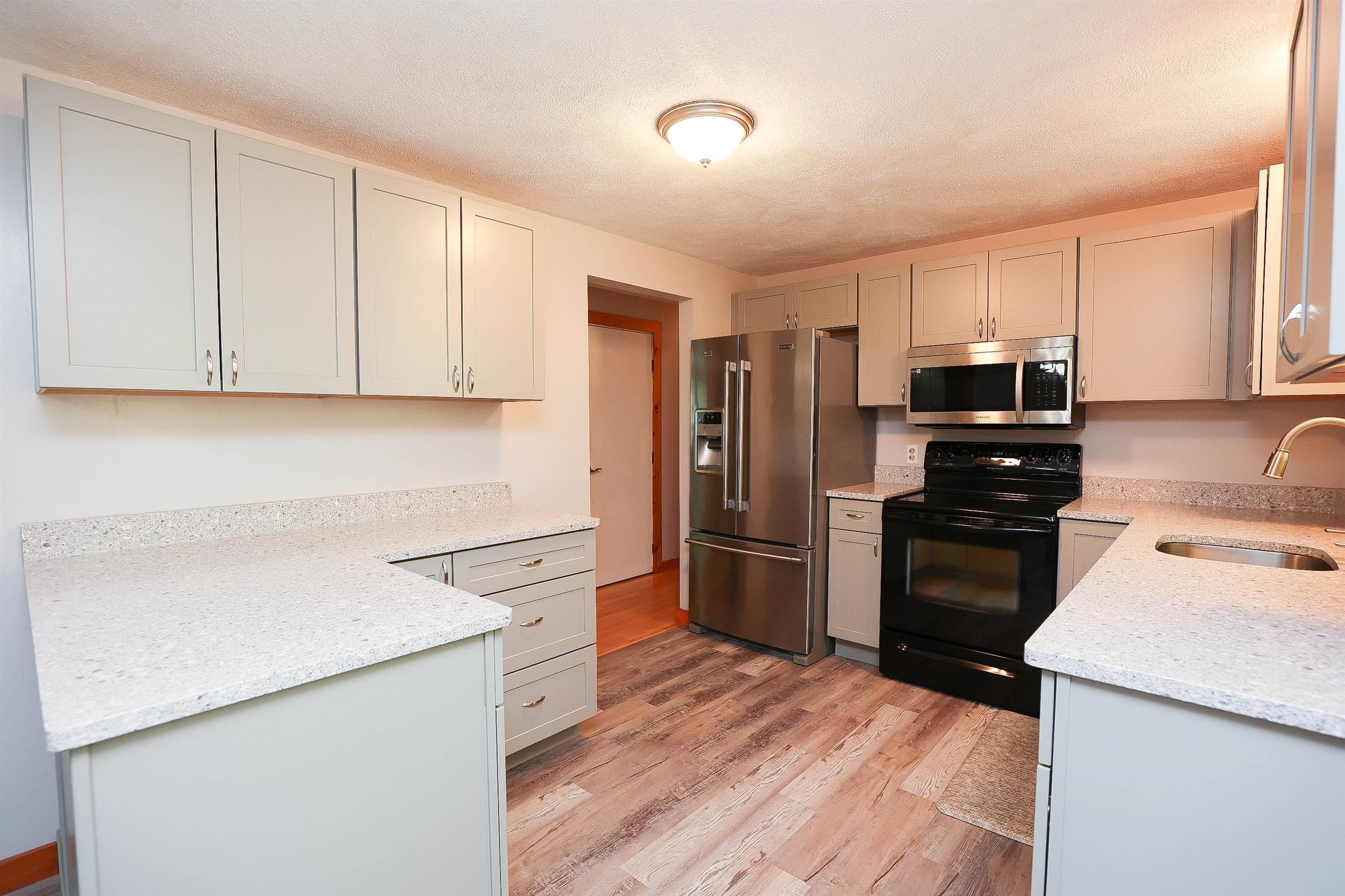 126 Walnut Hill Road Derry, NH 03038 - Photo 18 of 24