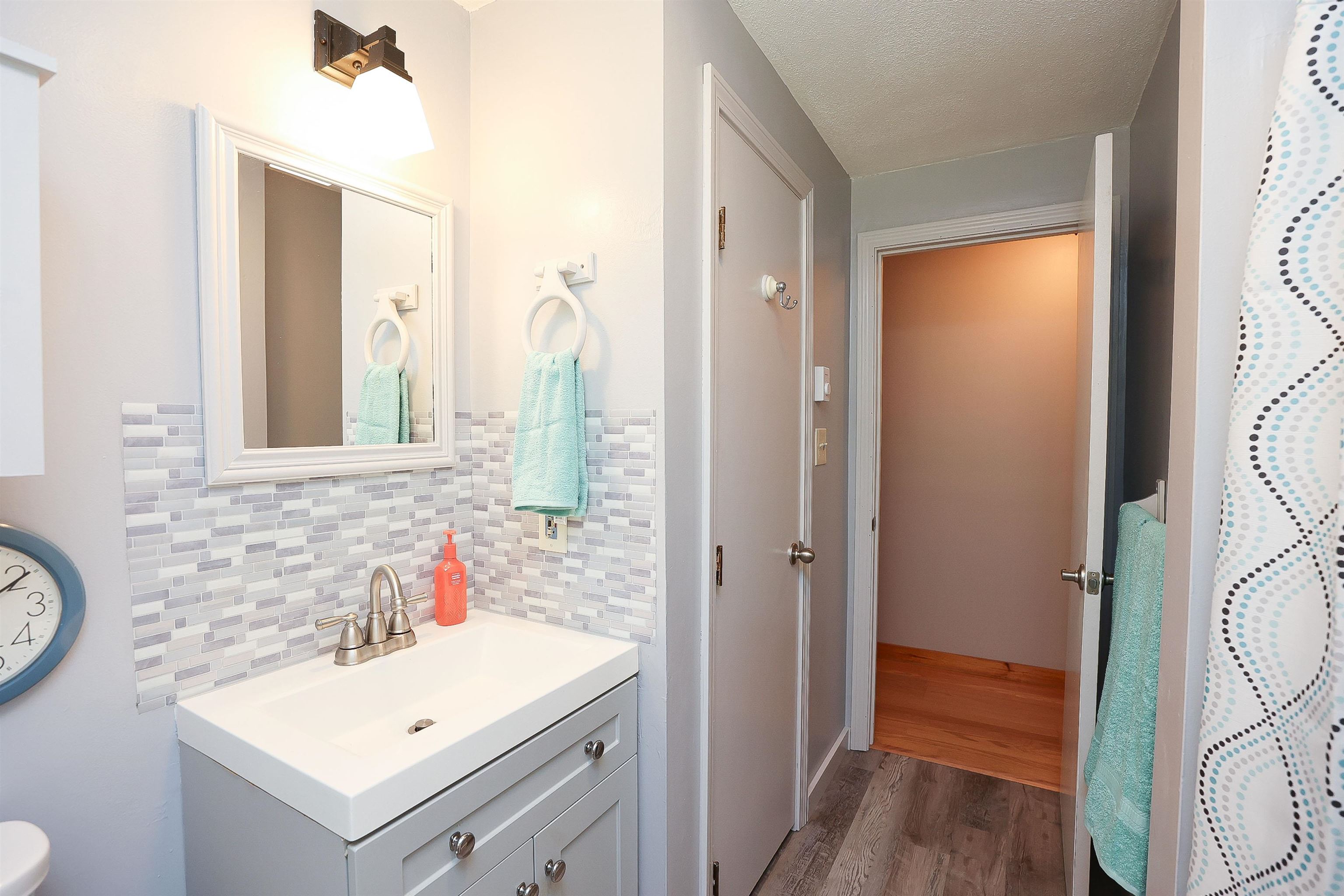 126 Walnut Hill Road Derry, NH 03038 - Photo 3 of 24