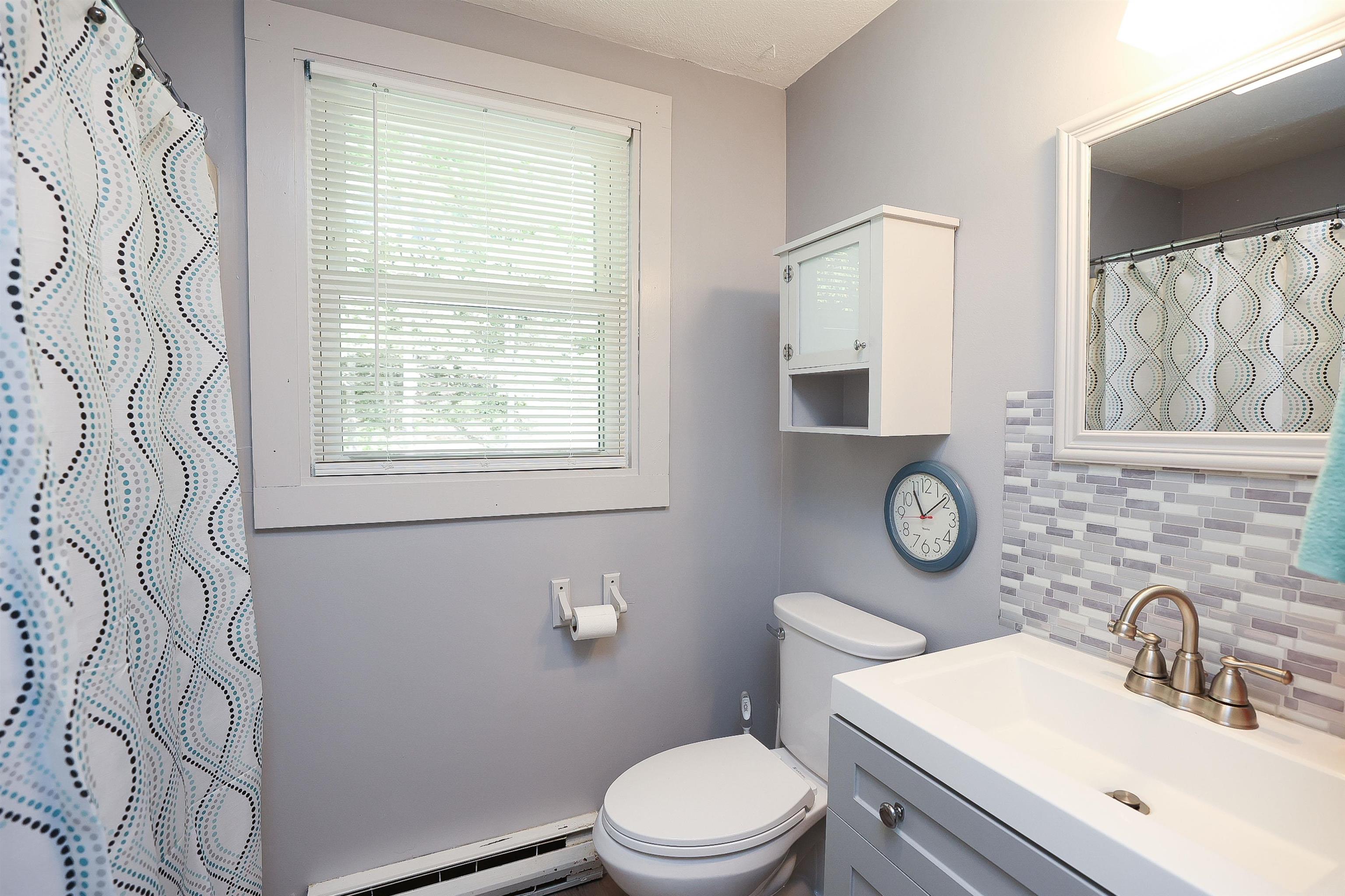 126 Walnut Hill Road Derry, NH 03038 - Photo 4 of 24