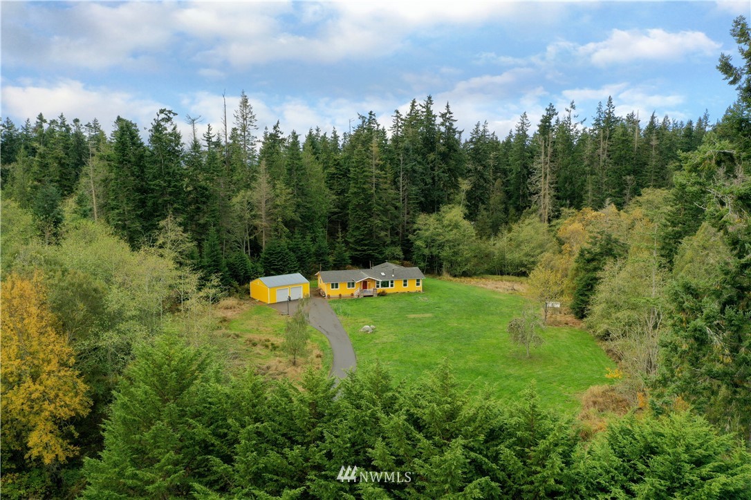 6416 Wahl Road Freeland, WA 98249 - Photo 33 of 40 a view of outdoor space and yard