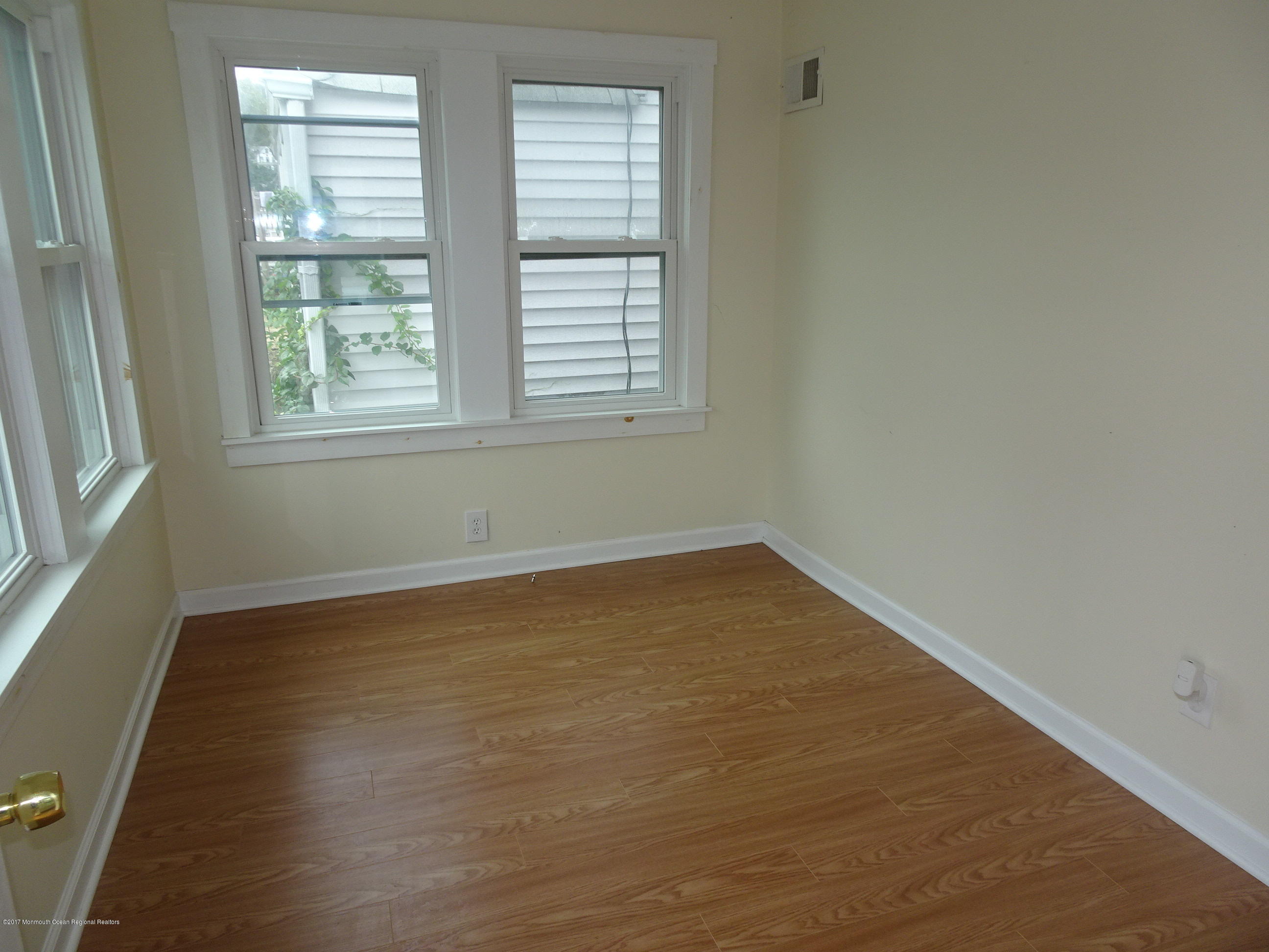 32 North Street Highlands, NJ 07732 - Photo 3 of 14 BEDROOM - MAIN LVL