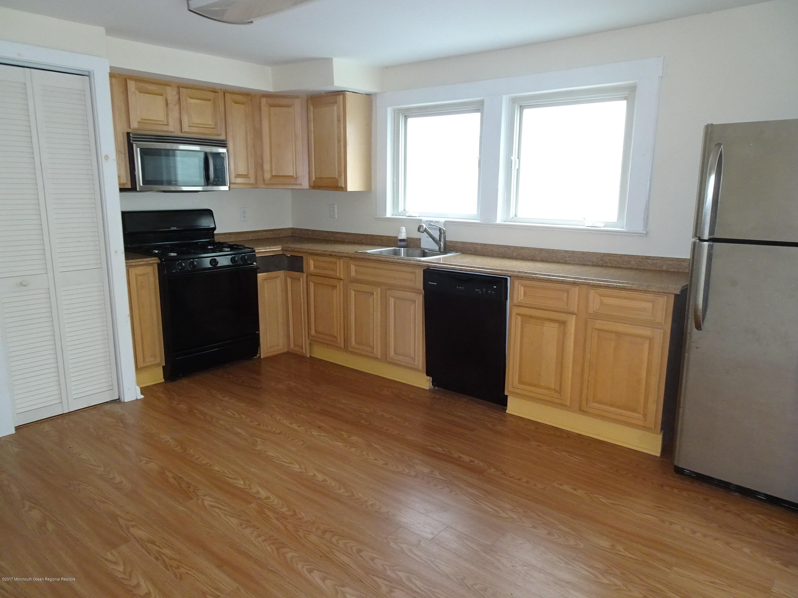 32 North Street Highlands, NJ 07732 - Photo 6 of 14 KITCHEN