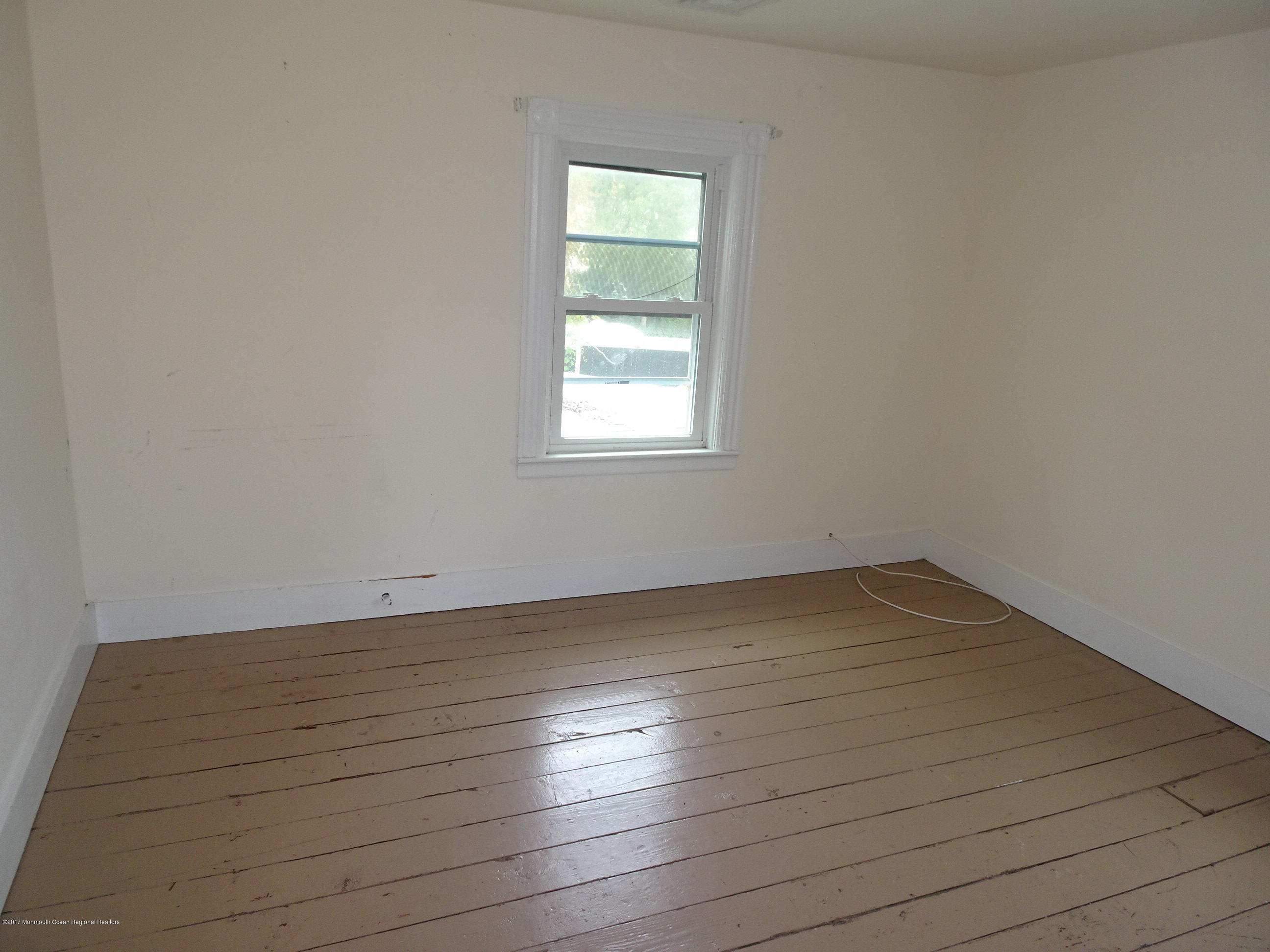 32 North Street Highlands, NJ 07732 - Photo 9 of 14 BEDROOM - UPPER