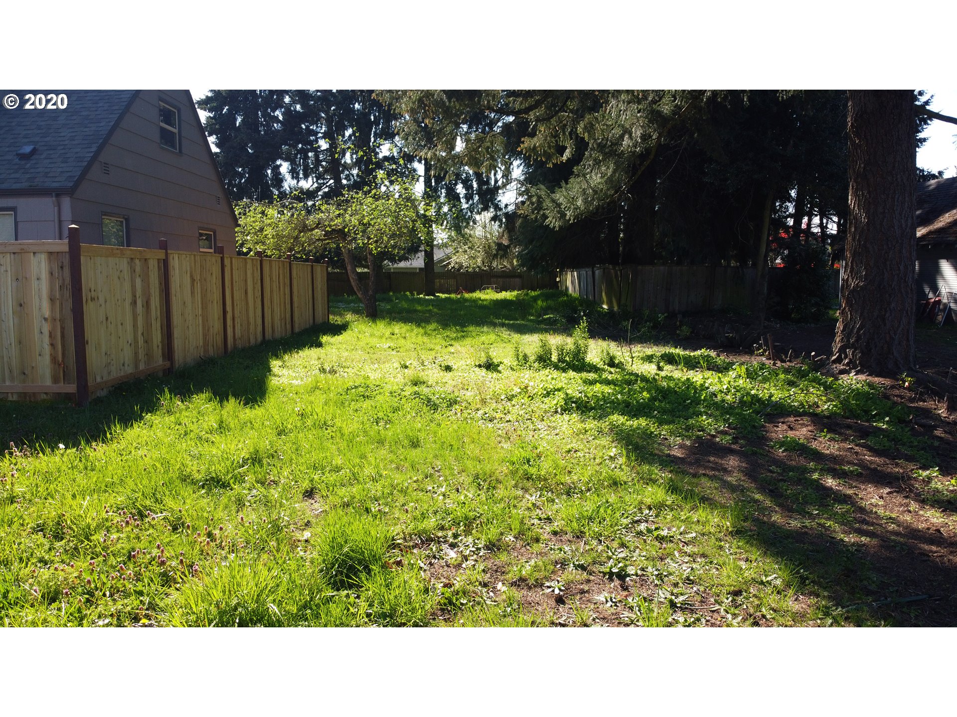 Gilham Eugene, OR 97408 - Photo 2 of 3 Gallery Image 2
