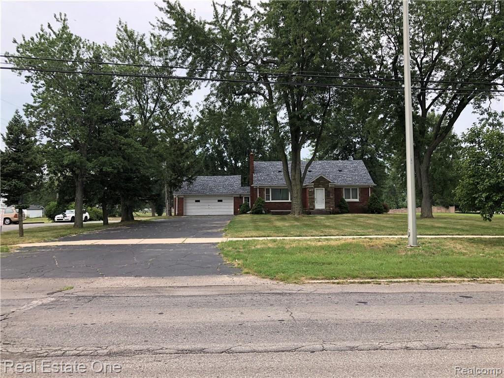 25337 Eureka Road Taylor, MI 48180 - Photo 2 of 32 IMG_2465.JPG