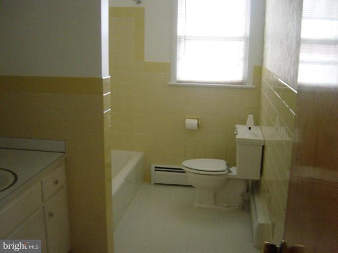 604 Stockton Road Front Royal, VA 22630 - Photo 6 of 6 Bath #1
