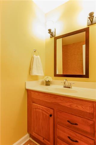 6006 Temple Road Nashville, TN 37221 - Photo 13 of 20 Family and guest will feel pampered at the conveniently located upstairs bathroom. The appreciation of bathrooms on all levels will be appreciated.