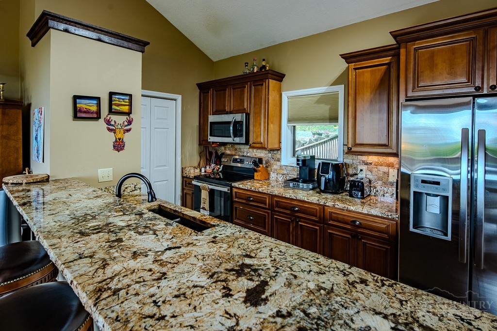 102 Red Oak Road Beech Mountain, NC 28604 - Photo 15 of 41