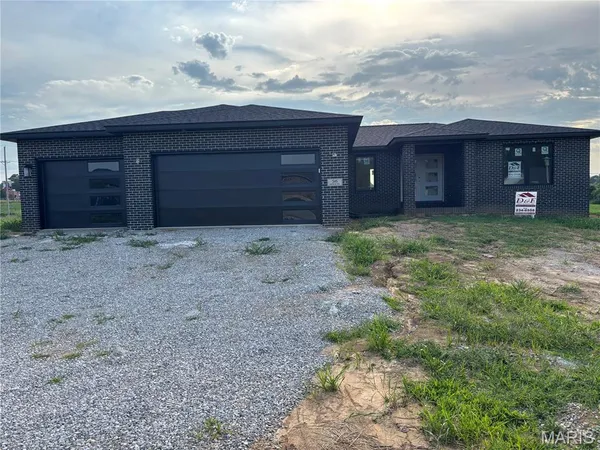 $499,900 | 516 Hayden Drive, Waterloo, IL 62298