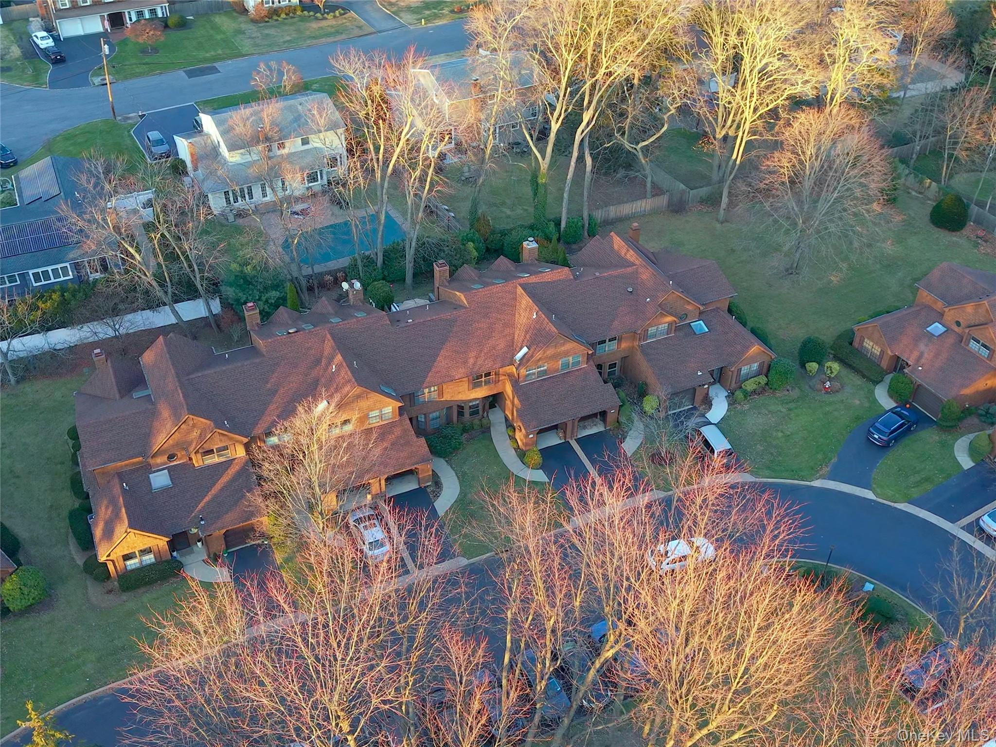 17 Sutton Place Islip, NY 11751 - Photo 30 of 32 Aerial perspective of suburban area